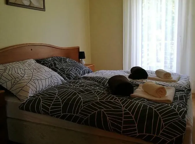 Niki アパート ヘーヴィーズ